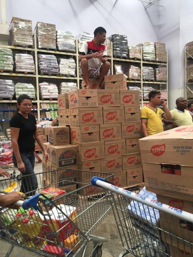 9 fotos que marcaram a promoção do Supermercado Mateus 